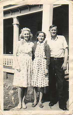 Daniel Ruth , Nannie  and  Sam Drake